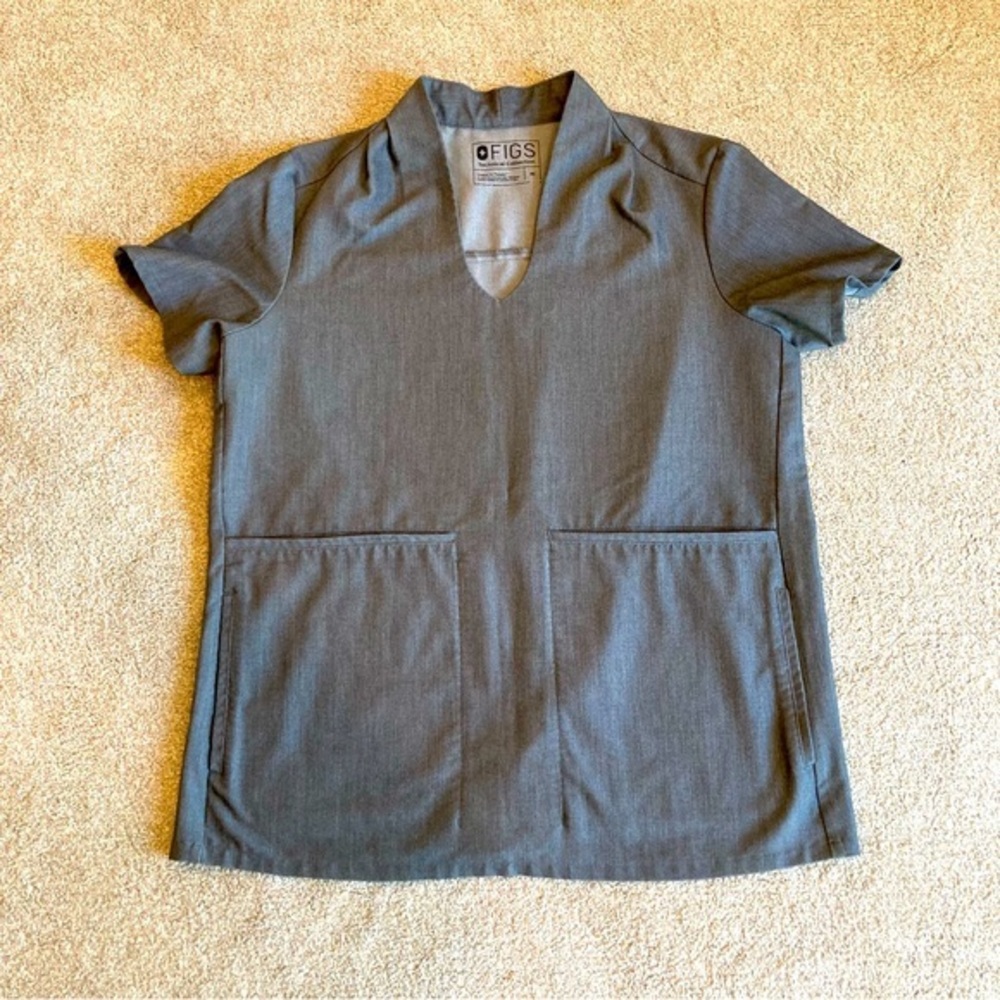 M Figs Graphite Gray Scrub Top, Technical Collection